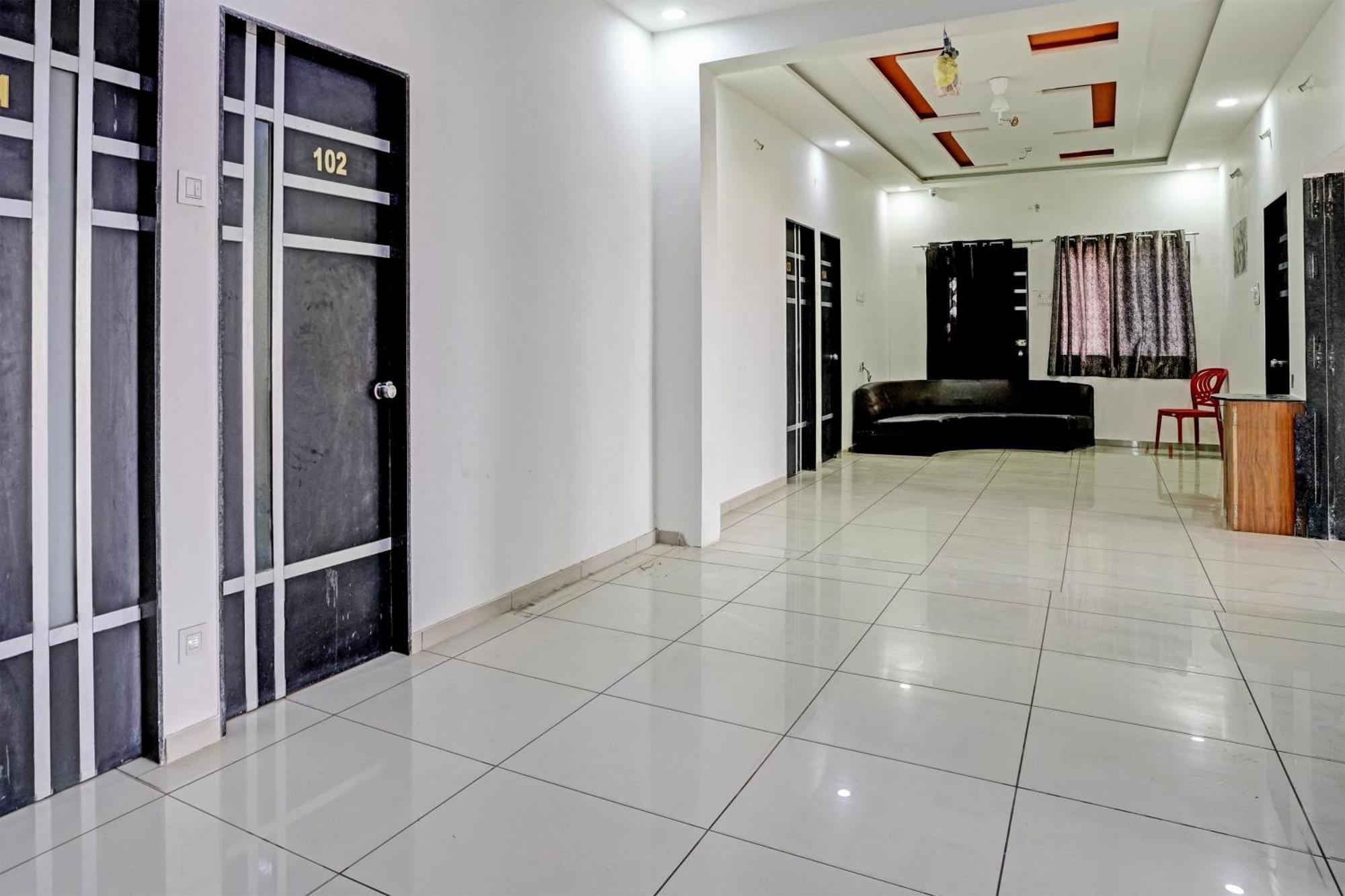 Hotel O White Palace Hotel راجكوت المظهر الخارجي الصورة